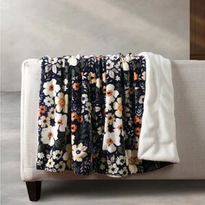 Life Comfort Ultimate Faux Fur Throw - Velvet Plush Reverses to Ivory Faux Fur